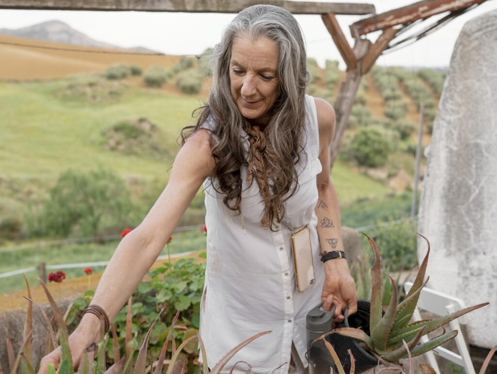 Mulher com doenças crônicas degenerativas.