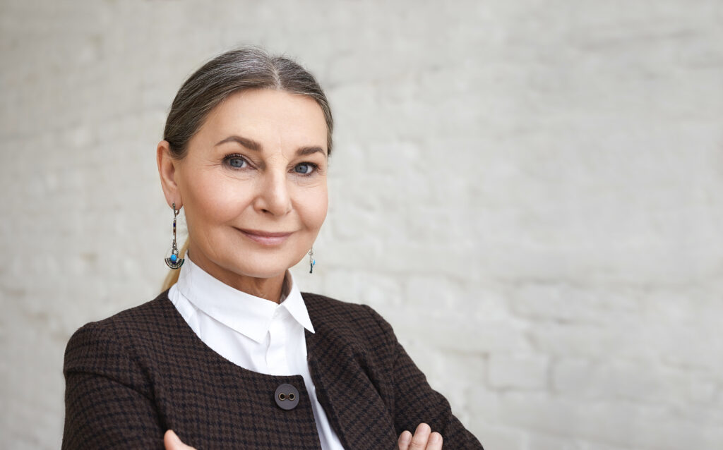 Mulher na menopausa com a pele bonita